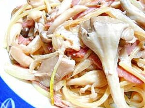 きのこのクリームパスタ